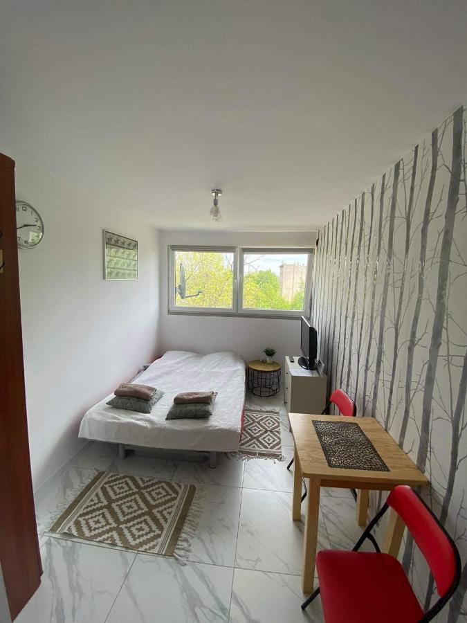 Night Host Robotnicza Apartment Wroclaw Exterior photo